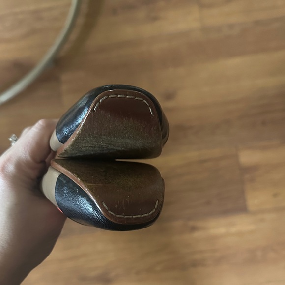 Vintage Bottega Veneta Women's‎ Coral, Tan Black Cap Toe Flats - Picture 3 of 4